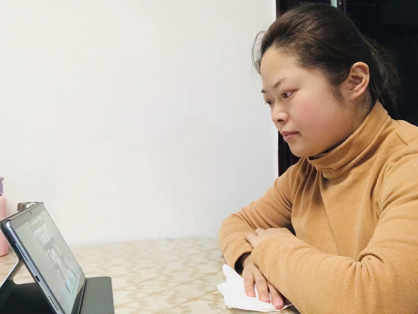 230216家园共育 携手同行——栖霞幼儿园五福园家长学校之家园配合助成长活动_html_m6827801e.jpg