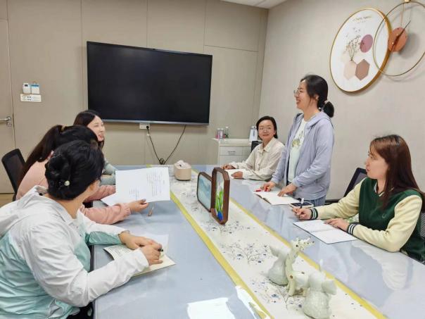 20240520探教学之径  寻课程之美——记栖霞幼儿园翡翠天悦园课程中心组教研活动暨课题组活动_html_1547074d.jpg
