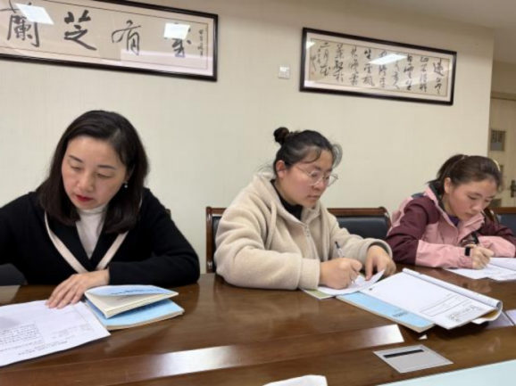 230404学会观察 读懂童心——栖霞幼儿园五福园游戏组教研活动（五）_html_7545be9e.png