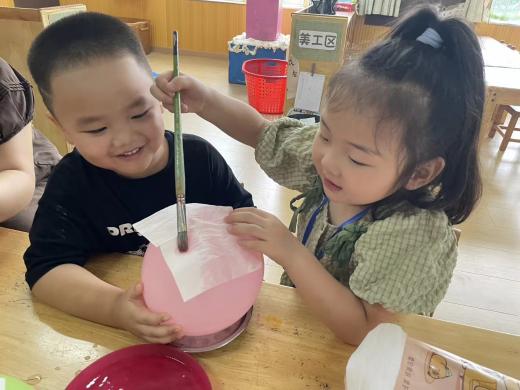 250929一盏花草灯 一份家园情——栖幼红枫分园大班家长助教活动(万紫薇)_html_m13b7bad8.jpg