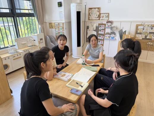 【枫香栖幼】课程审议促发展 为予学期新篇章  ——栖霞幼儿园翡翠天悦园大班年级组课程审议活动（一）