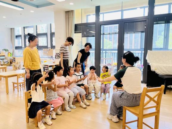 250904督导促规范 开园保质量——栖霞幼儿园翡翠天域园迎接九月“开园工作”督导_html_m5e7d3e9b.jpg