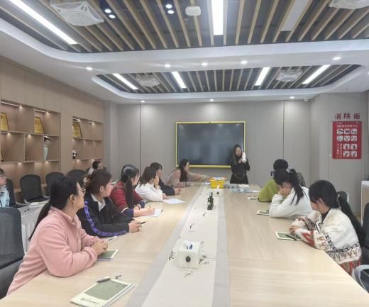 【枫香栖幼】AI赋能童趣课堂 科技助力教师成长  ——栖霞幼儿园云栖园园本研训活动