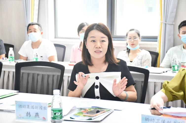食材配送严把关  幼儿健康保安全——记栖霞幼儿园食材配送服务二次招标会议 徐雅仙_html_16139da8.jpg