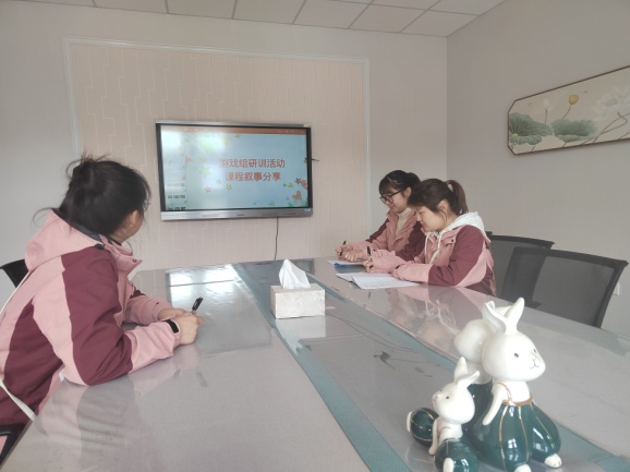 【枫香栖幼】叙故事 共成长  ——记栖霞幼儿园翡翠天域园游戏教研组研讨活动