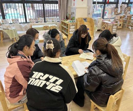 20240112聚焦审议 且思且行——栖霞幼儿园翡翠天悦园小班年级组课程审议活动_html_m4f02a2b0.jpg