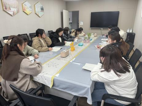 231108“读”具匠心 共享智慧--栖霞幼儿园翡翠天悦园环境教研活动 (2)_html_5dcbed04.jpg