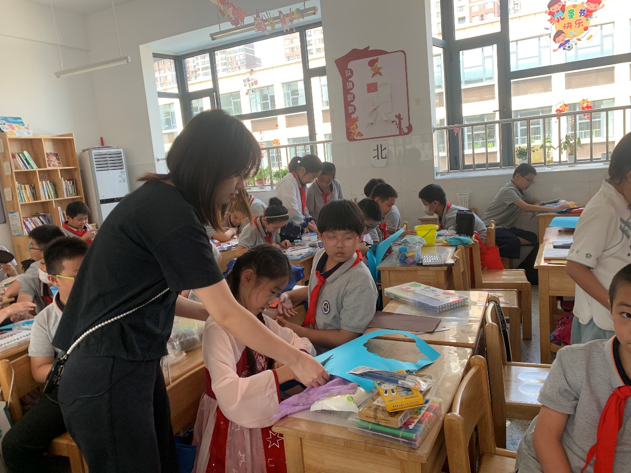 【博学广志】“绘”中秋 月团圆——金小广志路校区“情系中秋”美术特色活动_html_598f94b1.jpg