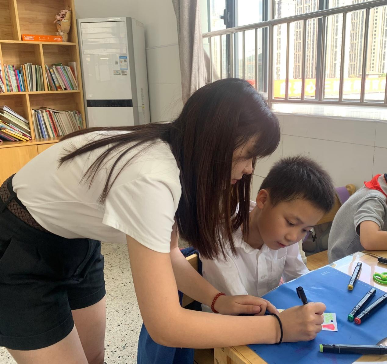 【博学广志】“绘”中秋 月团圆——金小广志路校区“情系中秋”美术特色活动_html_78730386.jpg