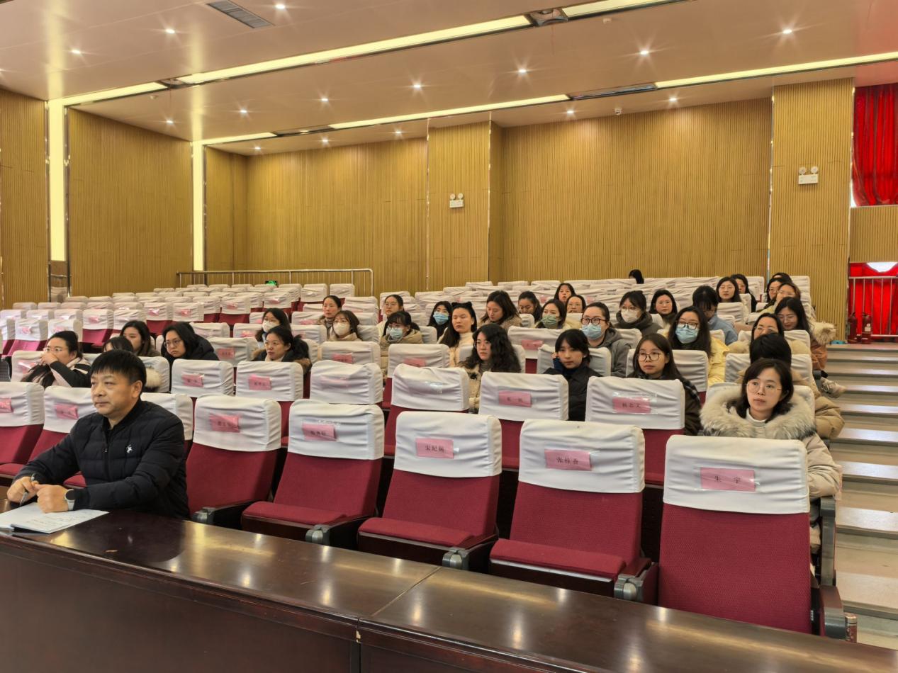【博学广志】研韵悠悠润心田，文言袅袅启新篇 —— 记金陵小学广志路校区语文组教研活动（十五）_html_1e2f410e.jpg