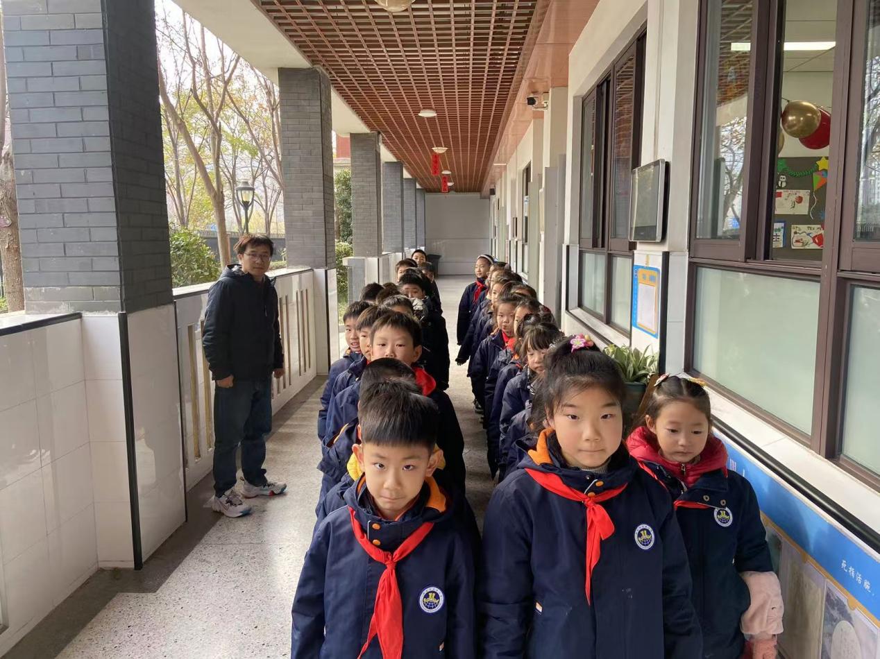 【湖畔·共佑安全】预防于心，防控于行——金陵小学（仙林湖校区）冬季传染病防控演练_html_589c608.jpg