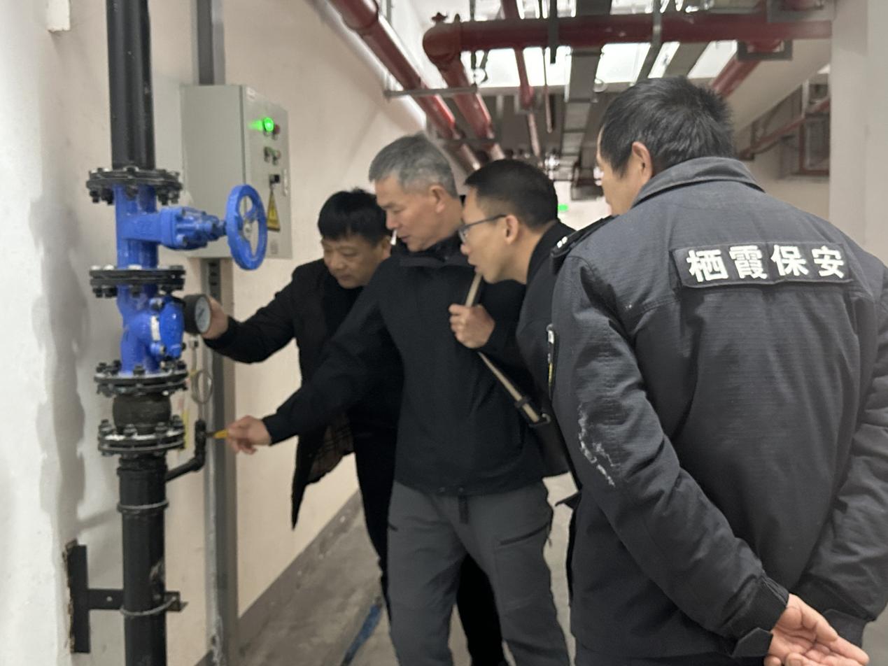 【博学广志】督导同向行 共撑安全伞——栖霞区责任督学莅临我校开展3月份专项督导_html_7f35bab6.jpg