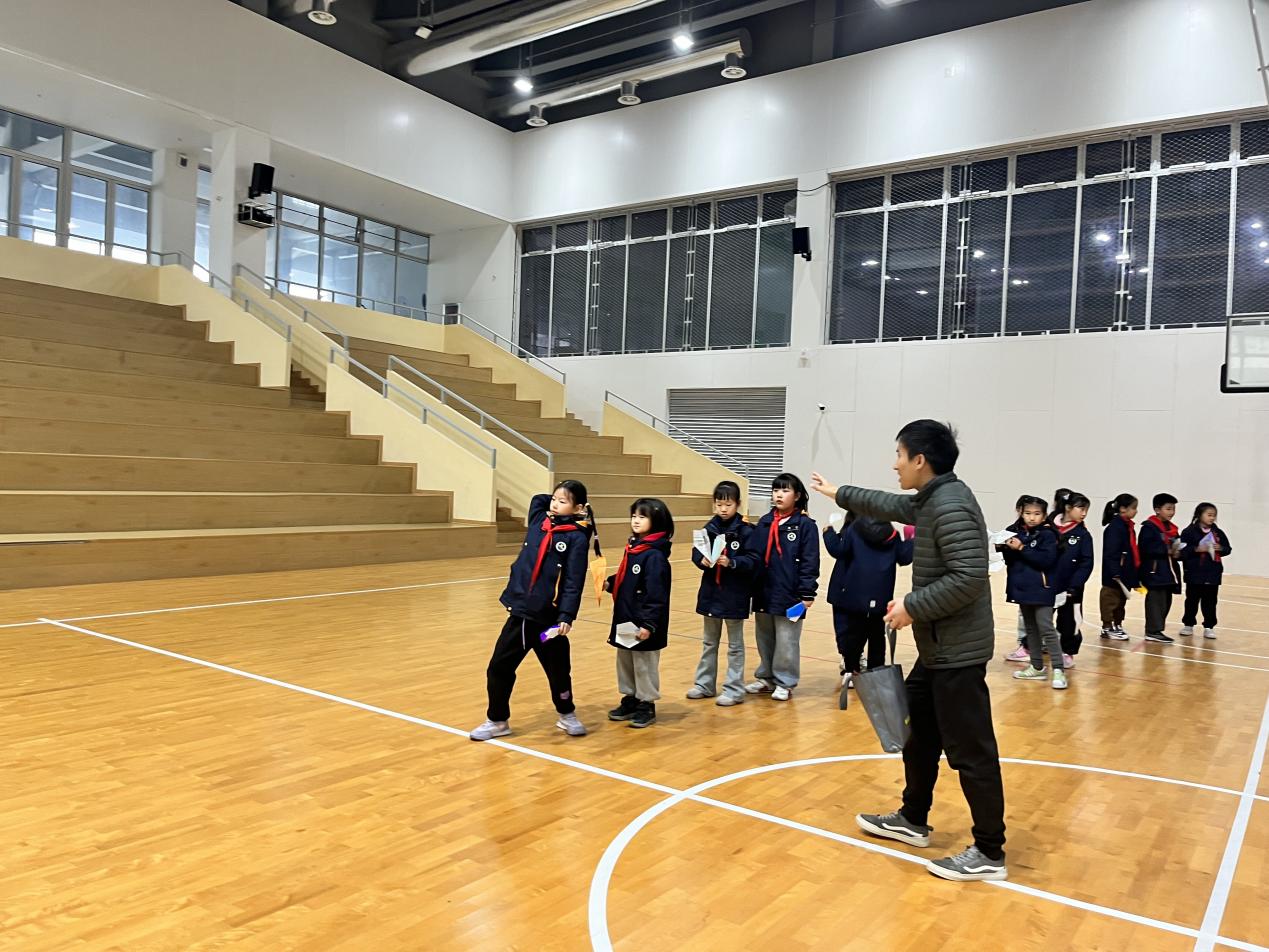 【湖畔•家校共育】有趣的纸飞机（第一期）——二（21）班家长进课堂活动_html_6a33532e.jpg