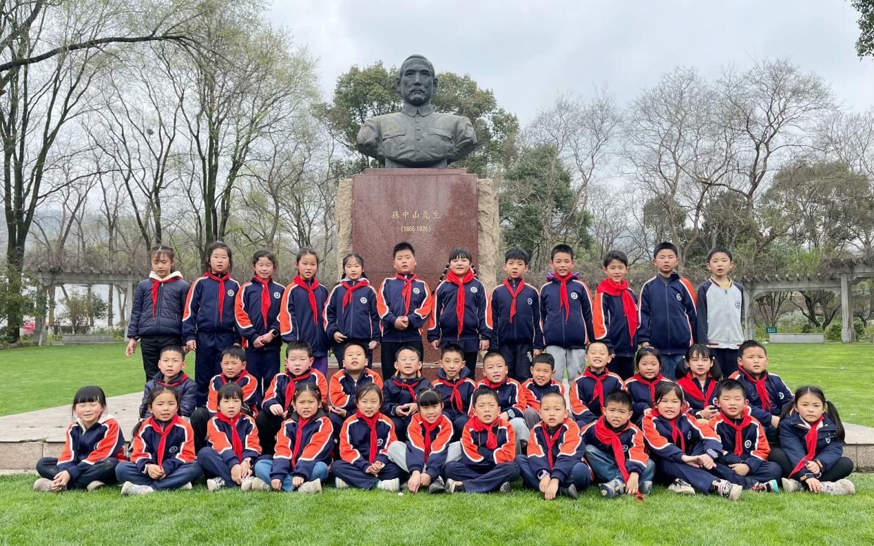 【湖畔·学生活动】春风拂面，学子欢腾——记金陵小学（仙林湖校区）二年级综合实践活动_html_m519920e2.jpg