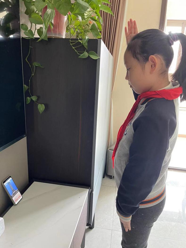 【博学广志】清明云祭扫 丰碑励童心——金陵小学广志路校区清明节云端祭扫活动(1)_html_m3e66d478.jpg