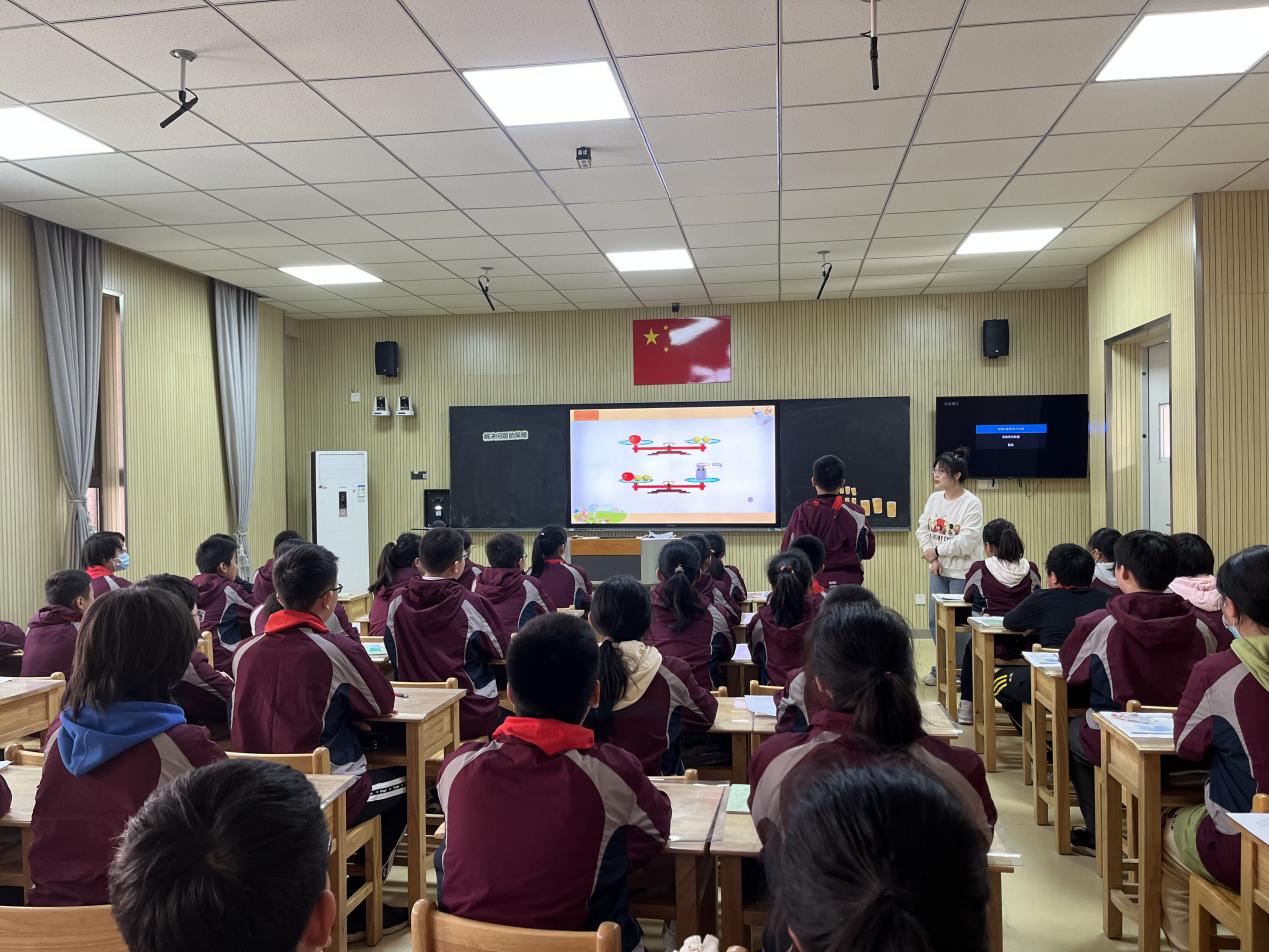 【湖畔·童化课堂】问题驱动思考，感悟生成策略——数学校本研修之课例研讨（154）(1)_html_m4660428f.jpg