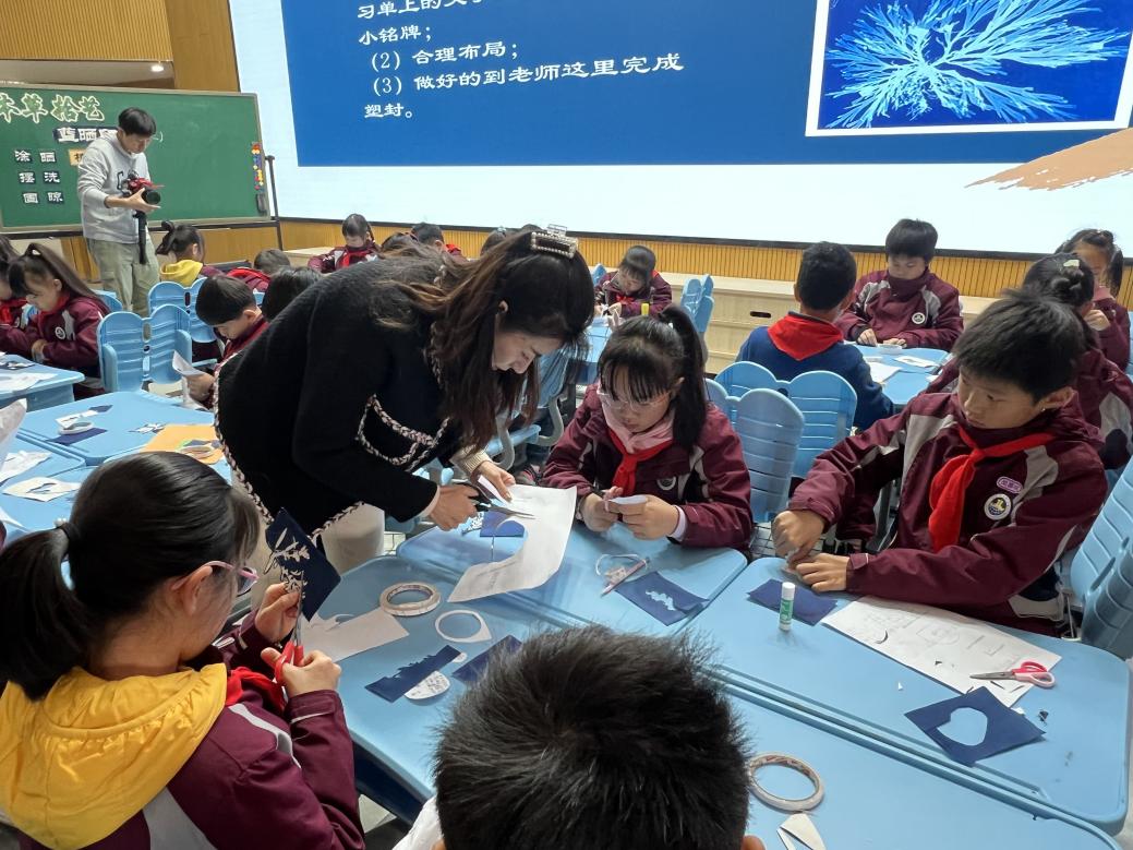 【博学广志】创教学新篇 展特色风采——赵晓萌老师区“特色教师”现场展示活动_html_m539dc4d7.jpg