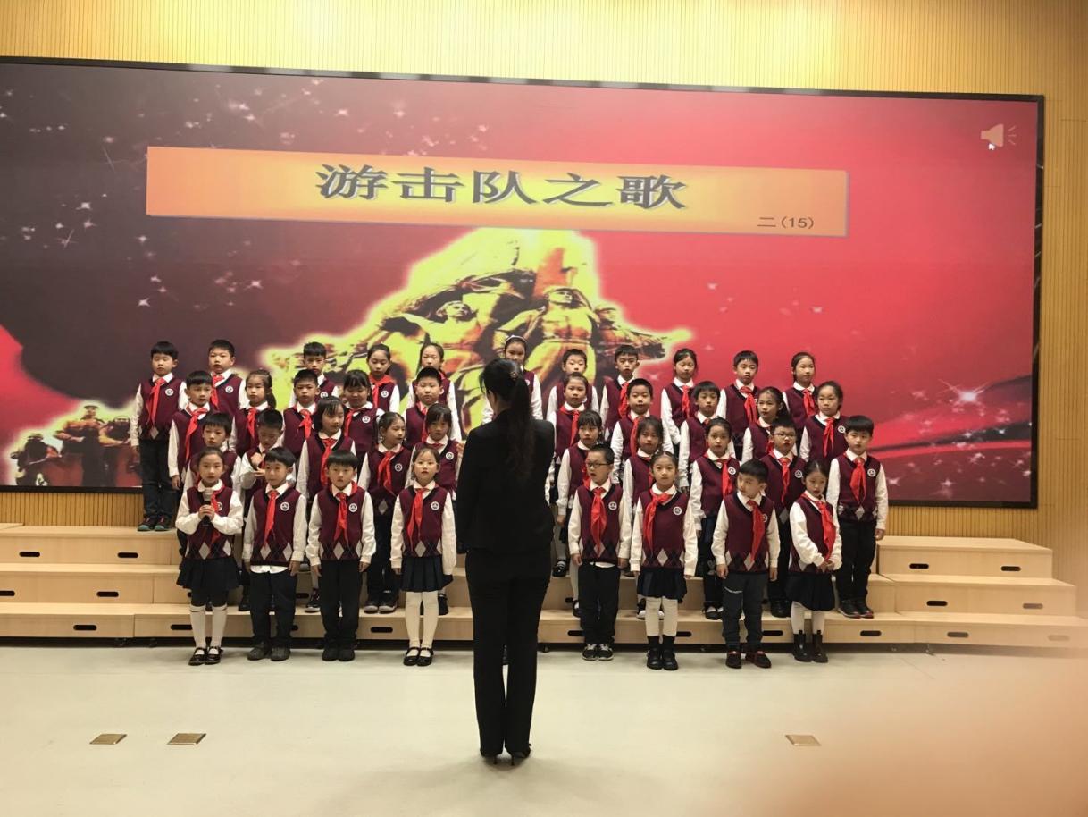 【博学广志】礼赞二十大  歌声伴成长——金小广志路校区第三届广志艺术节暨“萌娃唱红歌”主题活动二年级歌唱专场_html_4bdc863b.jpg