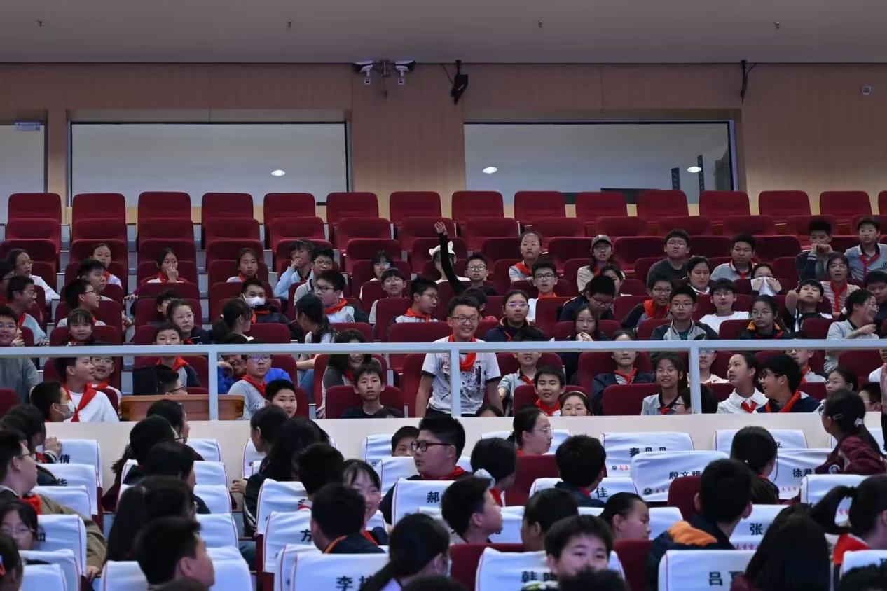 【湖畔·共话心育】心中有尺，交往有度；言行有界，心灵有依——记南京市金陵小学（仙林湖校区）心理健康讲座_html_m13ae248e.jpg