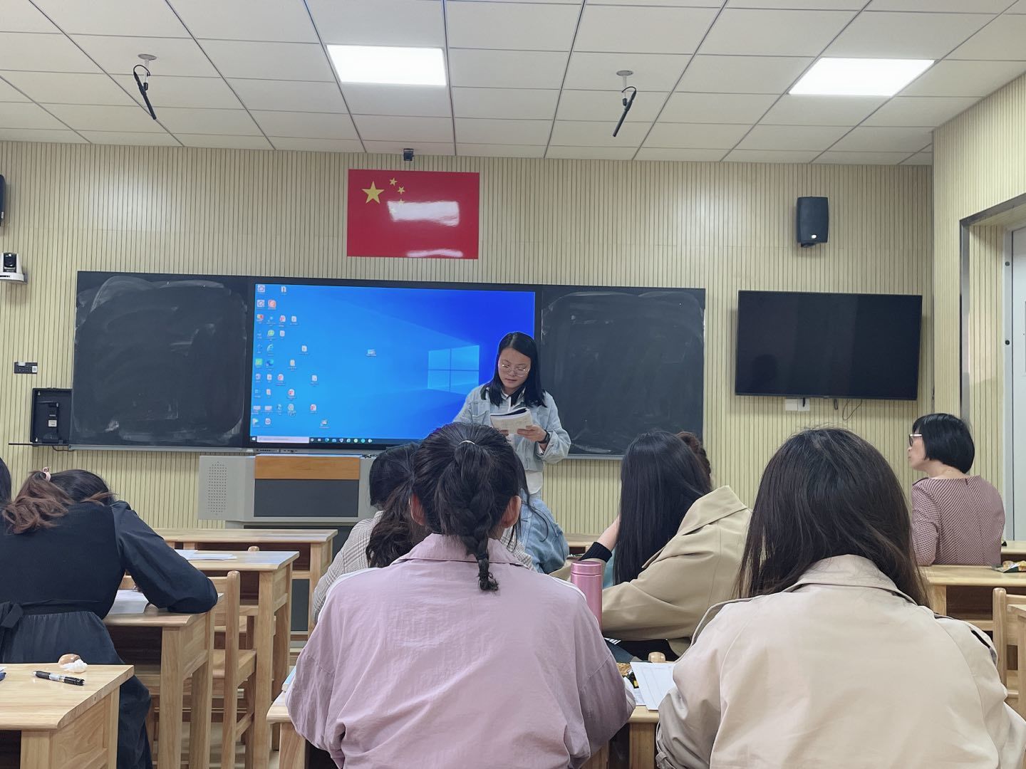 【湖畔光影】数学校本研修之课例研讨（123）_html_2a36b344.jpg
