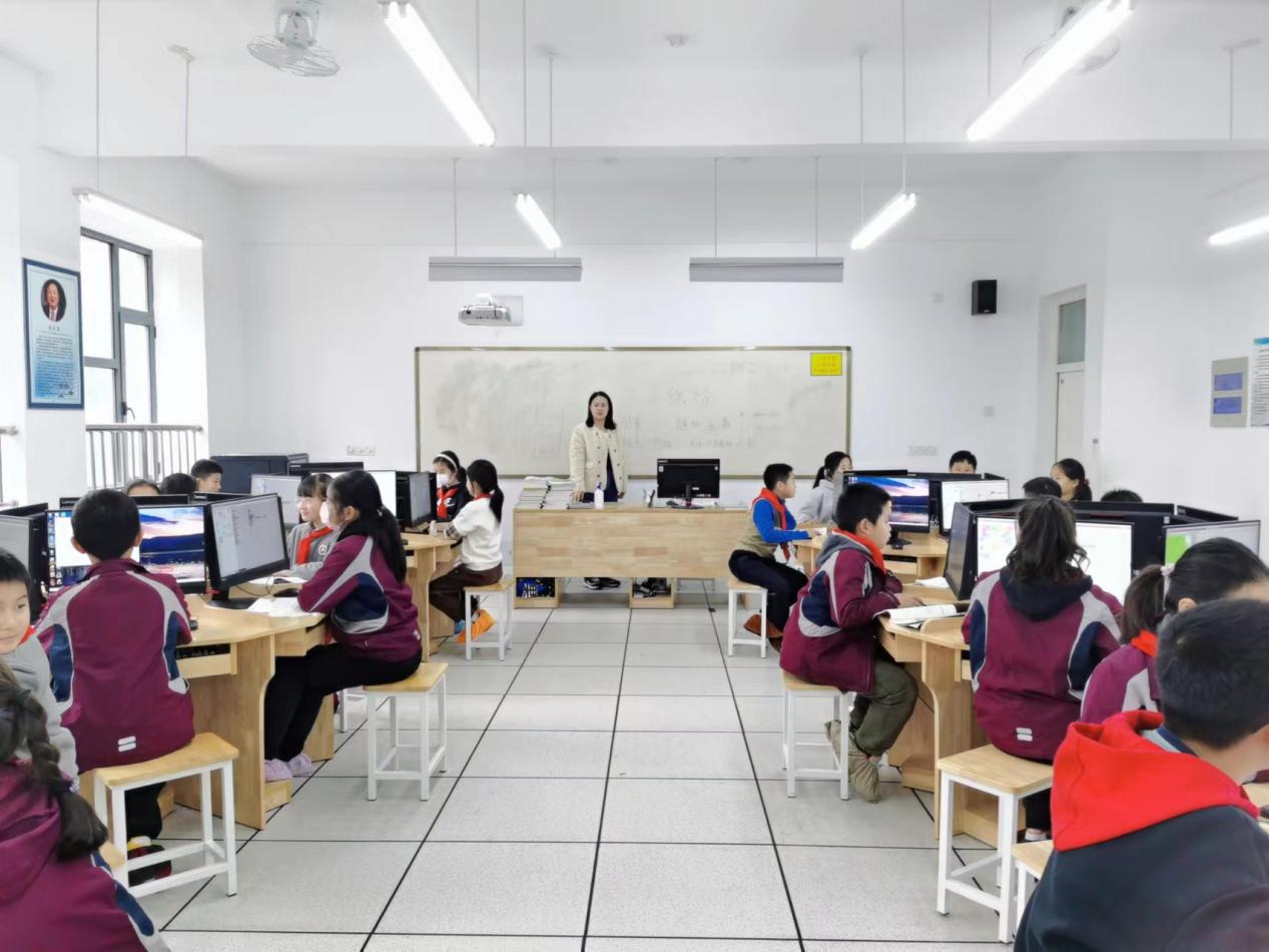 【博学广志】让思维可见 促学习发生——金陵小学广志路校区信息组校本主题研训活动_html_m717c73a1.jpg