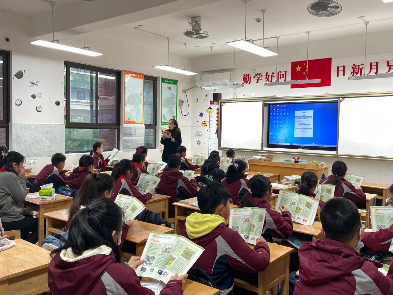 【湖畔·童化课堂】“双减”精神进课堂，行政听课促落实——金陵小学（仙林湖校区）“推门听课”活动（15）_html_4378b0ff.jpg