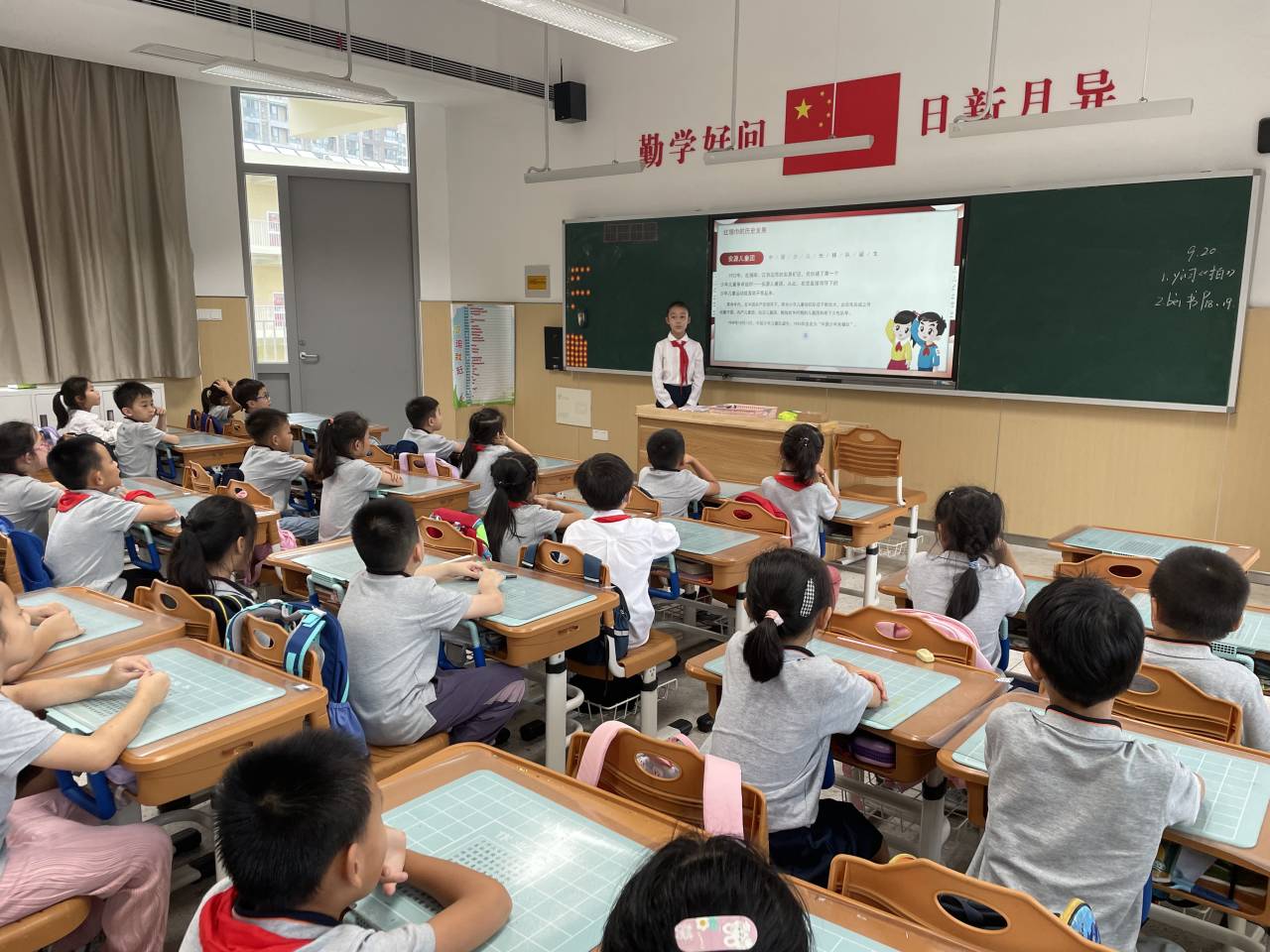 【湖畔·红领巾】逐梦红领巾，争做好队员——金陵小学（仙林湖校区）2023-2024学年大队委换届选举_html_3cfe770d.jpg