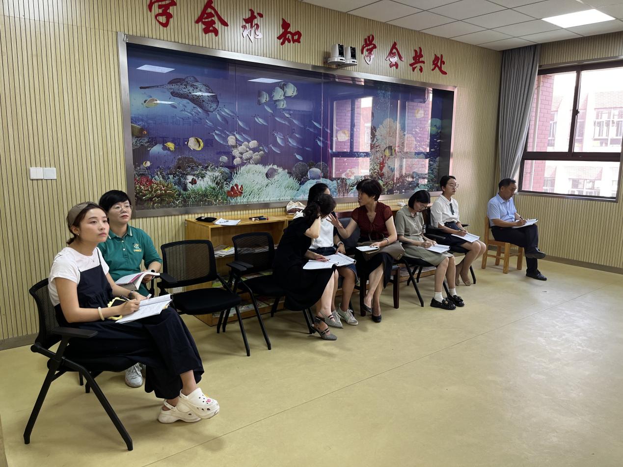【湖畔·童化课堂】将省测融入日常英语教学——记英语组第一次校本教研_html_3fe54f58.jpg