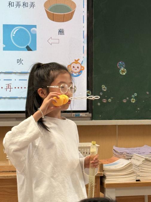 【湖畔·童化课堂】夏韵研语，童心绽华——记金陵小学（仙林湖校区）三年级语文组教研活动_html_m31ee12d.jpg