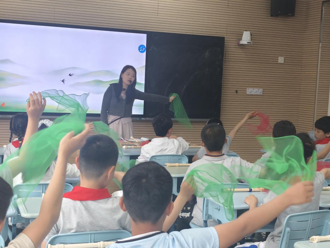 【博学广志】“春韵飞扬 乐动校园”——金陵小学广志路校区音乐组校本研修_html_5bde4fcb.jpg