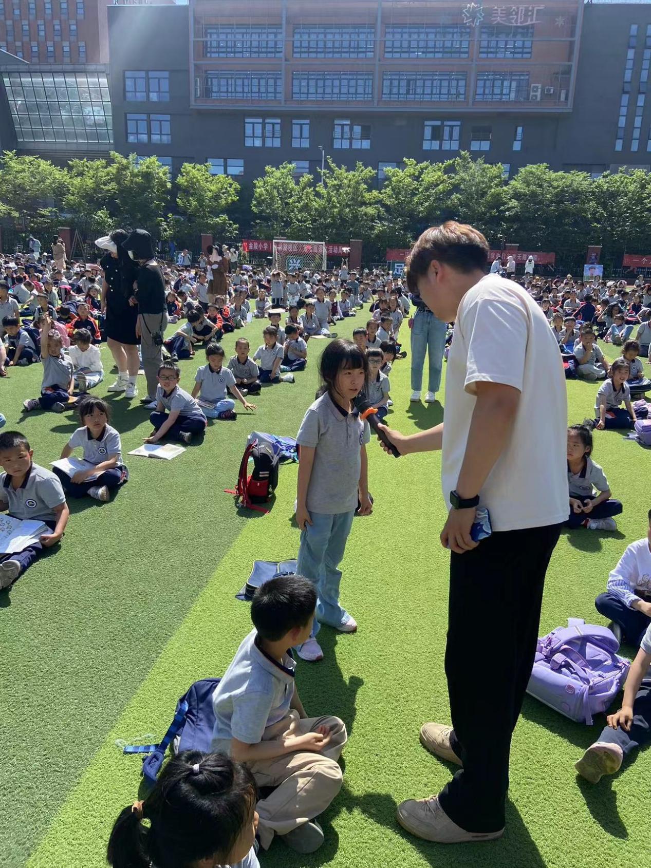 【湖畔·共佑安全】人人讲安全，个个会应急——金陵小学（仙林湖校区）开展地震防灾演练活动_html_m4a16c771.jpg