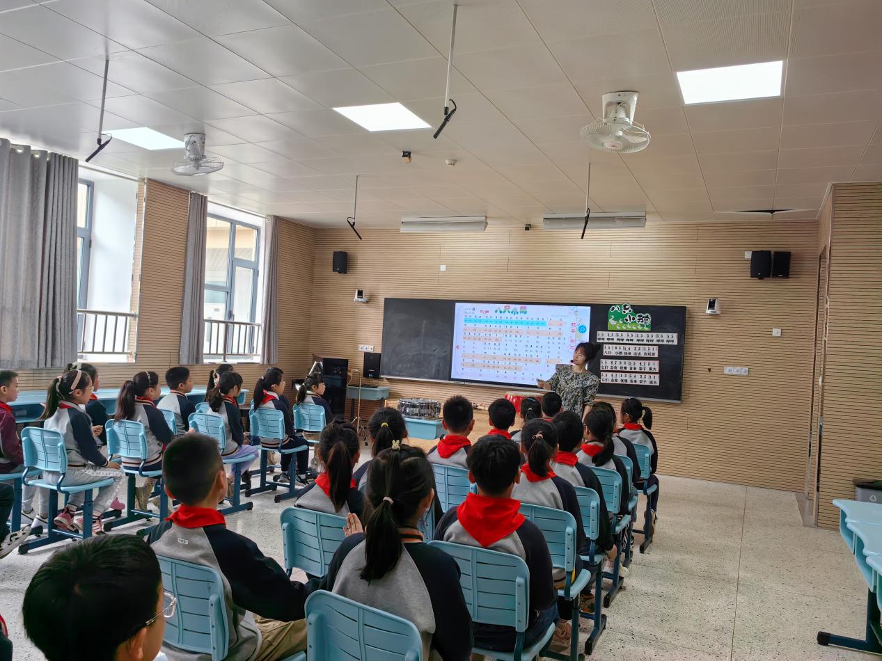 【博学广志】 学科联动，融合共进——金陵小学（广志路校区）跨学科课程整合展示活动（三）_html_5f562c20.jpg