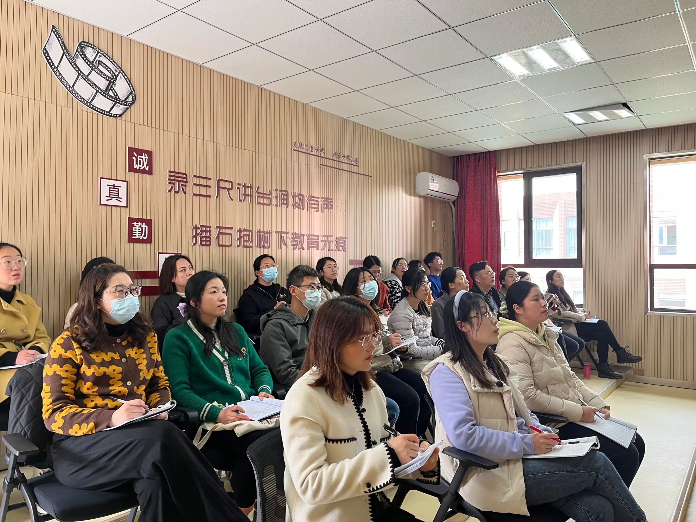 【湖畔·童化课堂】思考有逻辑 表达有条理——数学故事汇之课例研讨（134）_html_3006d7e6.jpg
