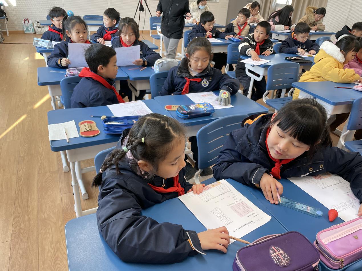 【湖畔•童化课堂】“找规律、记口诀”——数学故事汇之课例研讨（144）_html_m47494796.jpg