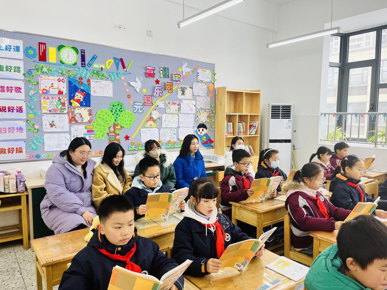 【博学广志】穿越时空的家国情怀——金陵小学广志路校区四年级语文组教研活动_html_20ba4c6e.jpg