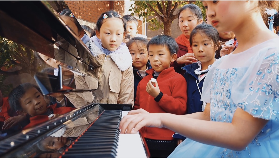 【湖畔·学生活动】“祥龙迎春 龘龘前行 ” ——金陵小学（仙林湖校区）2024元旦国潮市集来啦！_html_m3fd46ee1.jpg