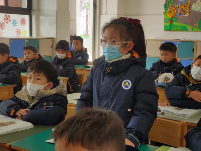 【湖畔·童化课堂】研讨出真知 同心促发展——记金陵小学（仙林湖校区）一年级语文组教研活动_html_m429663f5.jpg