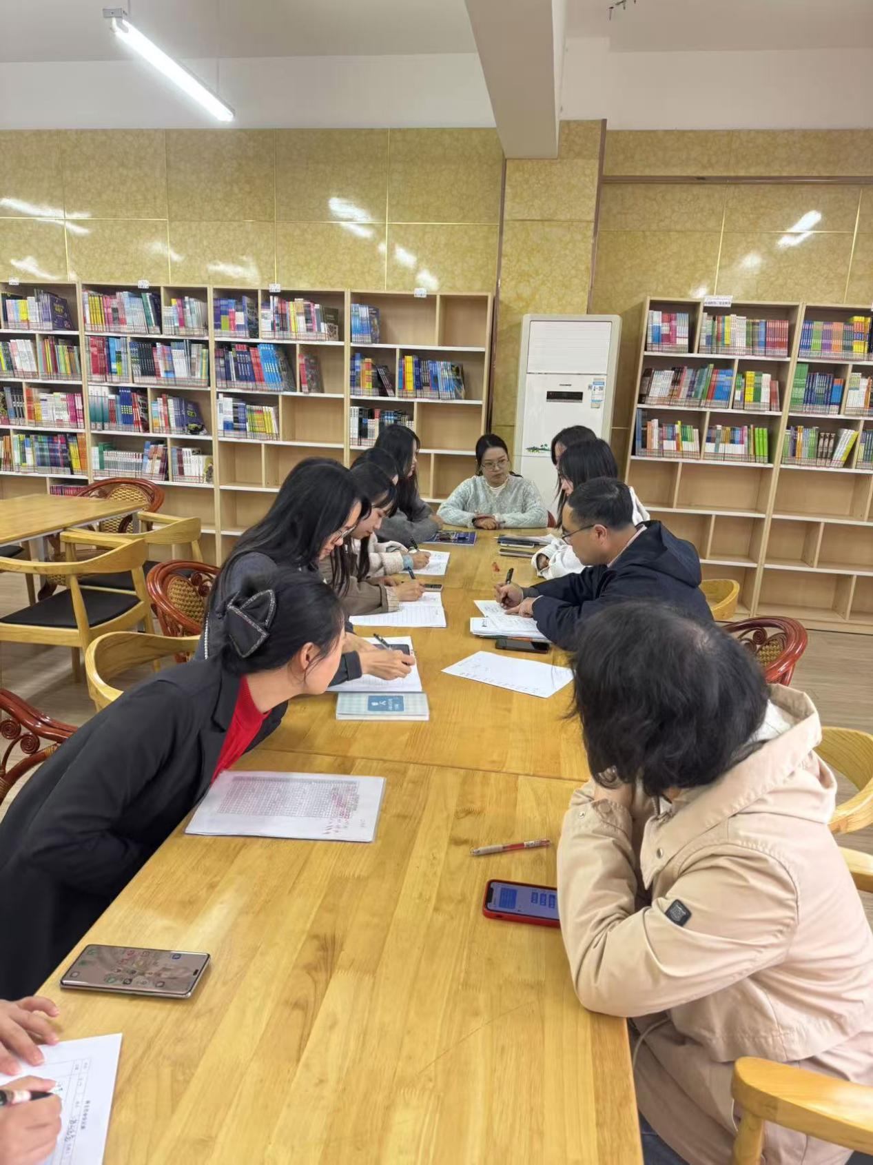 【湖畔·德育研习】凝聚共识，共谋发展——南京市金陵小学（仙林湖校区）六年级班主任工作会议_html_2c7c92c2.jpg