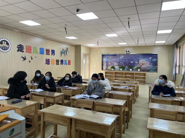 【湖畔·童化课堂】打开神秘数学之门，经历趣味时钟故事——数学故事汇之课例研讨（130）_html_61d1db42.jpg