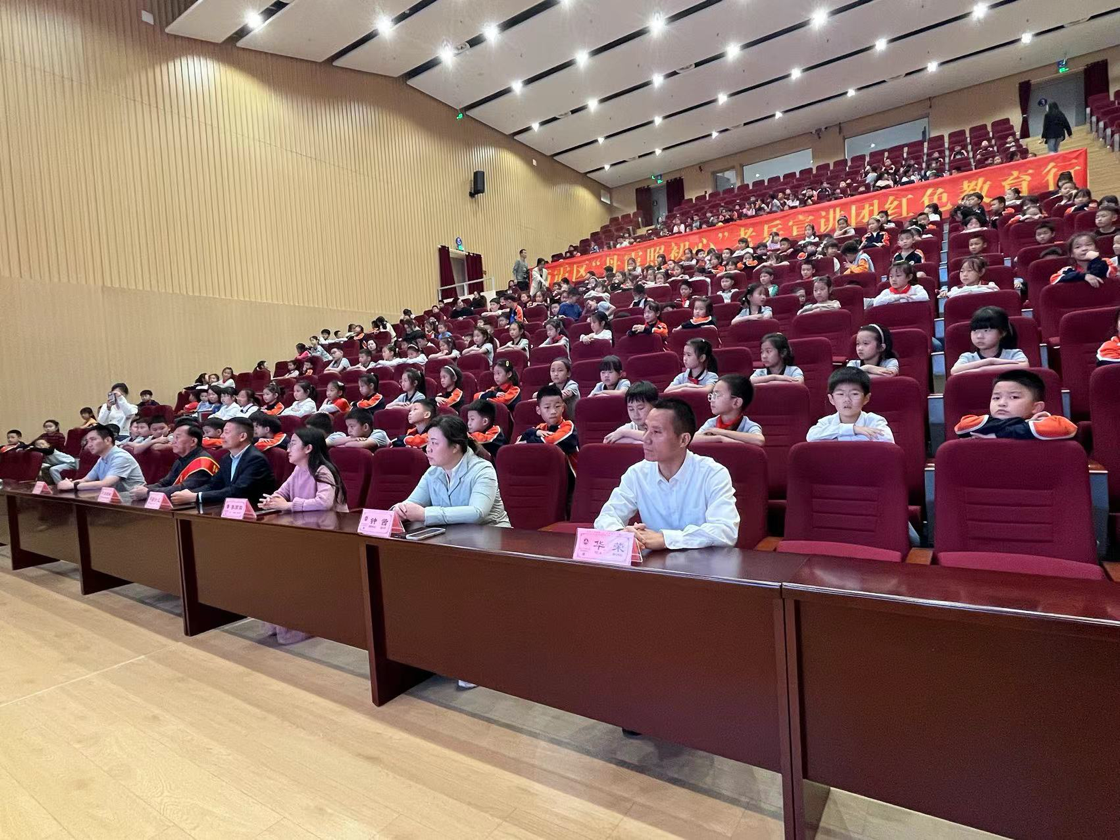 【湖畔·红领巾】“童心向党，薪火相传”——金陵小学（仙林湖校区）建队日系列活动之红色宣讲会_html_m7f372fff.png