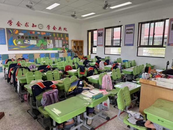 防震减灾育于心 安全演练践于行_html_m5433cd48.jpg