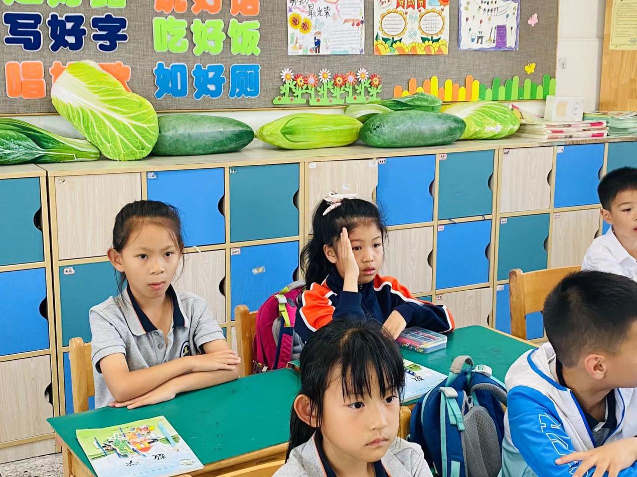 【湖畔·童化课堂】理解算理 掌握算法 扎实基础——数学校本研修之课例研讨（215）_html_564b2e14.jpg