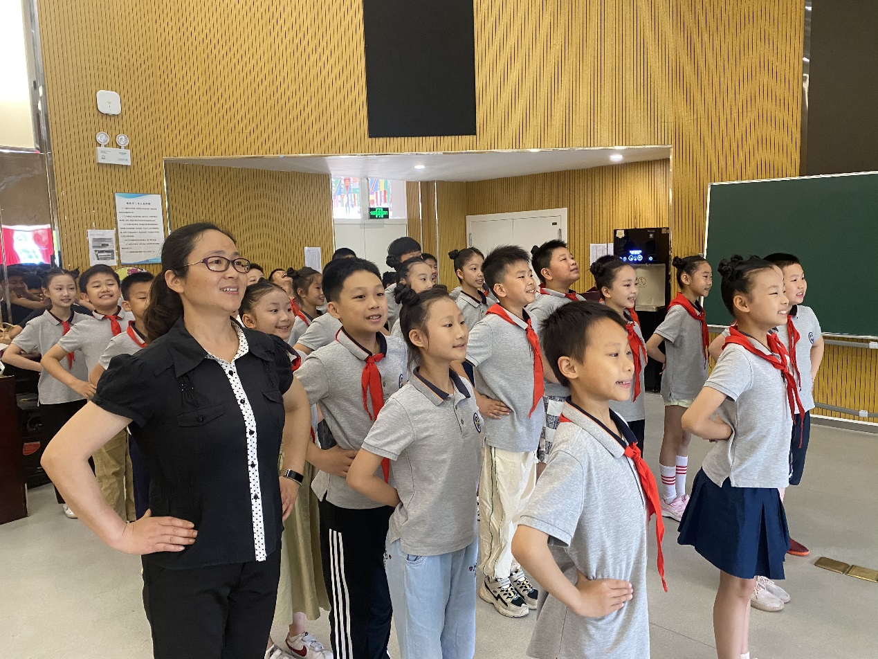 【博学广志】细微之处见风范，毫厘之优定乾坤——祝贺金小广志路校区在2022年栖霞区小学生集体舞比赛中荣获第一名(1)(1)(1)_html_m56a30e48.jpg
