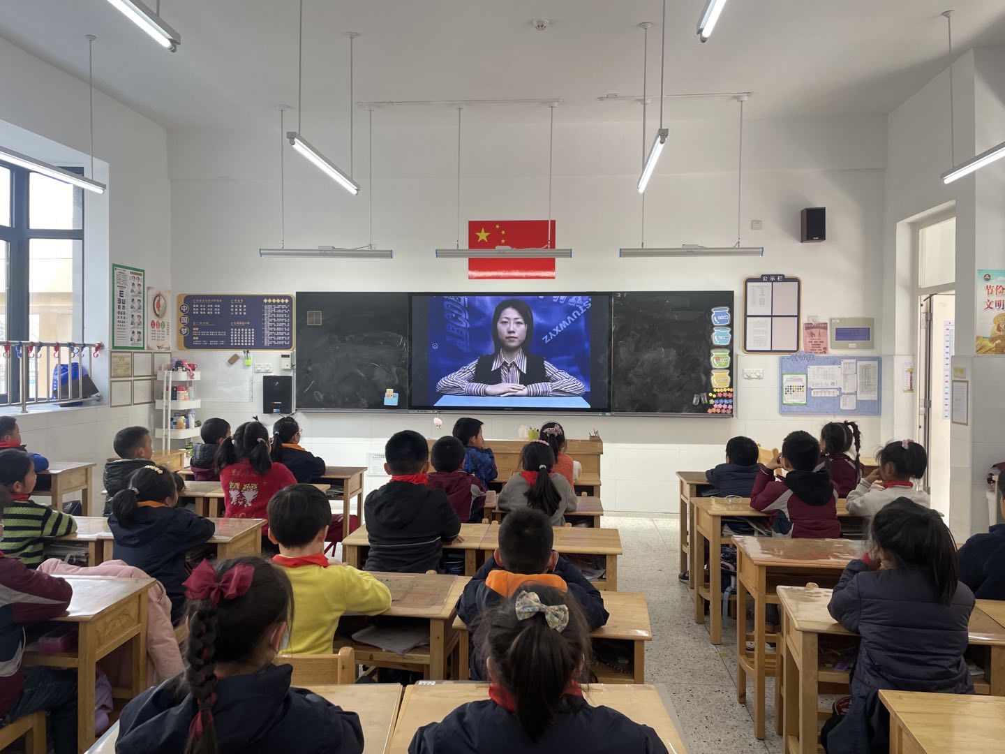 【博学广志】守护明眸，“睛”彩未来——“预防近视我能行”主题班会_html_m5a222928.jpg