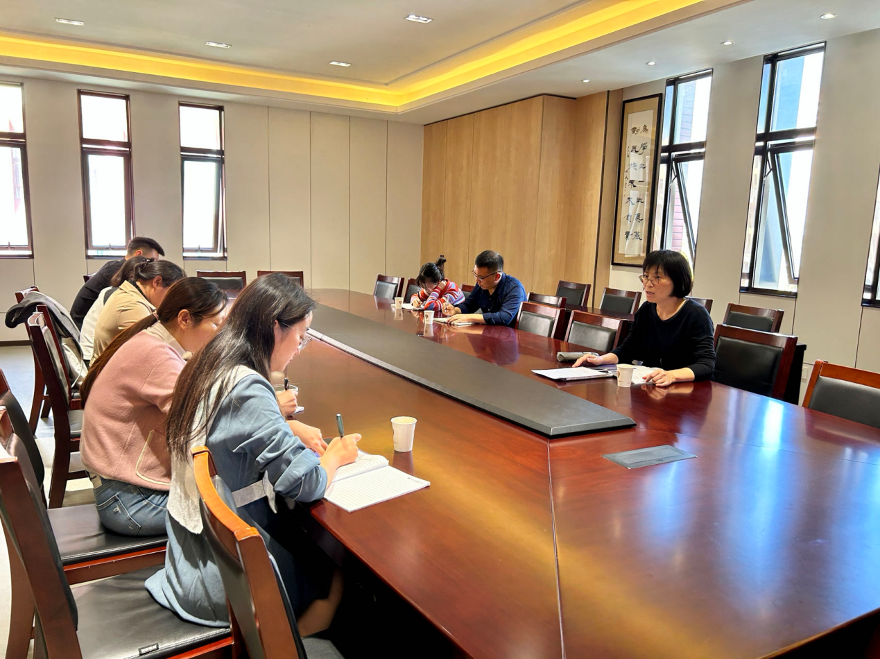 【湖畔·队伍建设】凝心聚力 携手同行——金陵小学集团十月教学例会召开_html_m2cdea7de.png