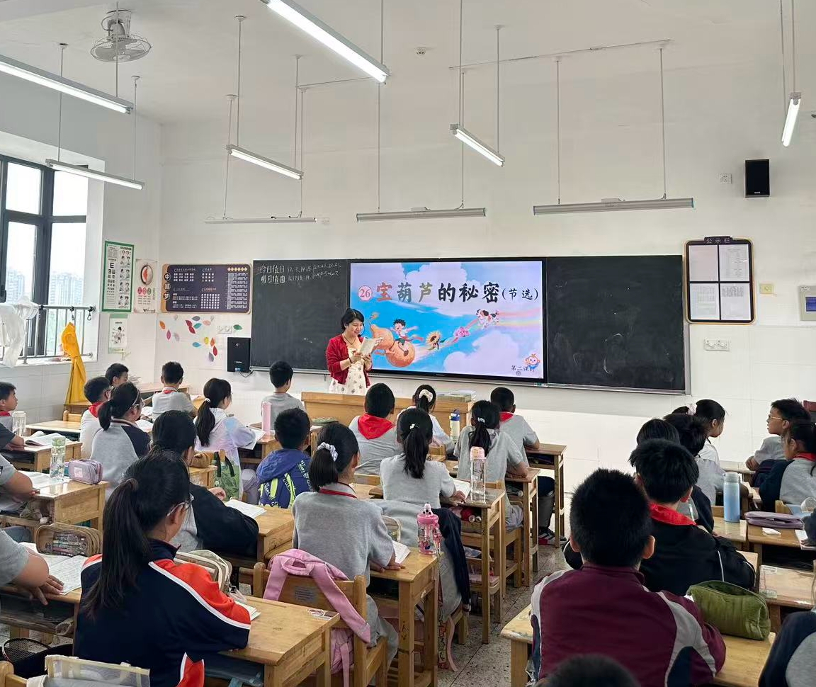 【博学广志】趣味课堂展风采 互动教学促成长 _html_m52f8dd10.jpg
