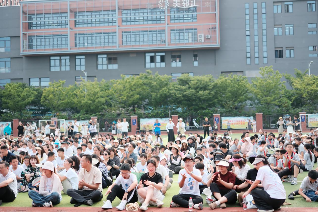 【湖畔·学生活动】永远是夏天——金陵小学（仙林湖校区）2019级毕业典礼圆满举行_html_1eb67b5c.jpg