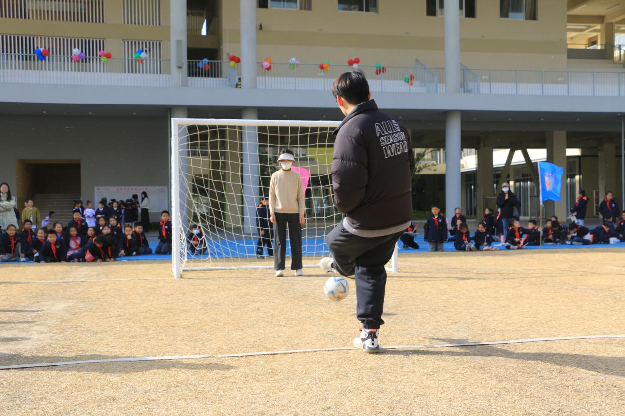 【湖畔·学生活动】热烈祝贺南京市金陵小学（仙林湖校区）“校长杯”足球联赛暨闭幕式圆满落幕_html_m26d79062.jpg