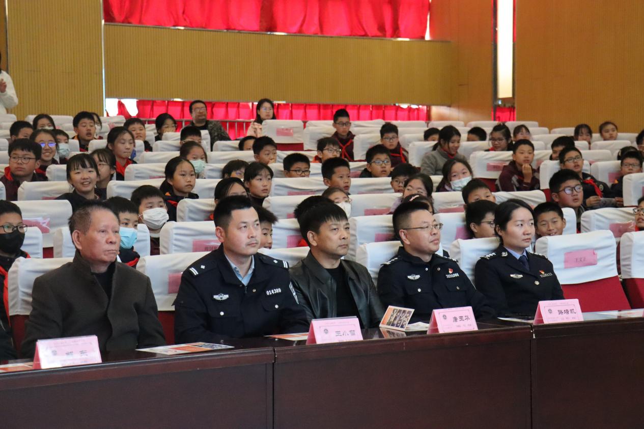 【博学广志】护航正青春，健康不“毒”行——金陵小学广志路校区开展禁毒宣讲活动_html_m2042787d.jpg