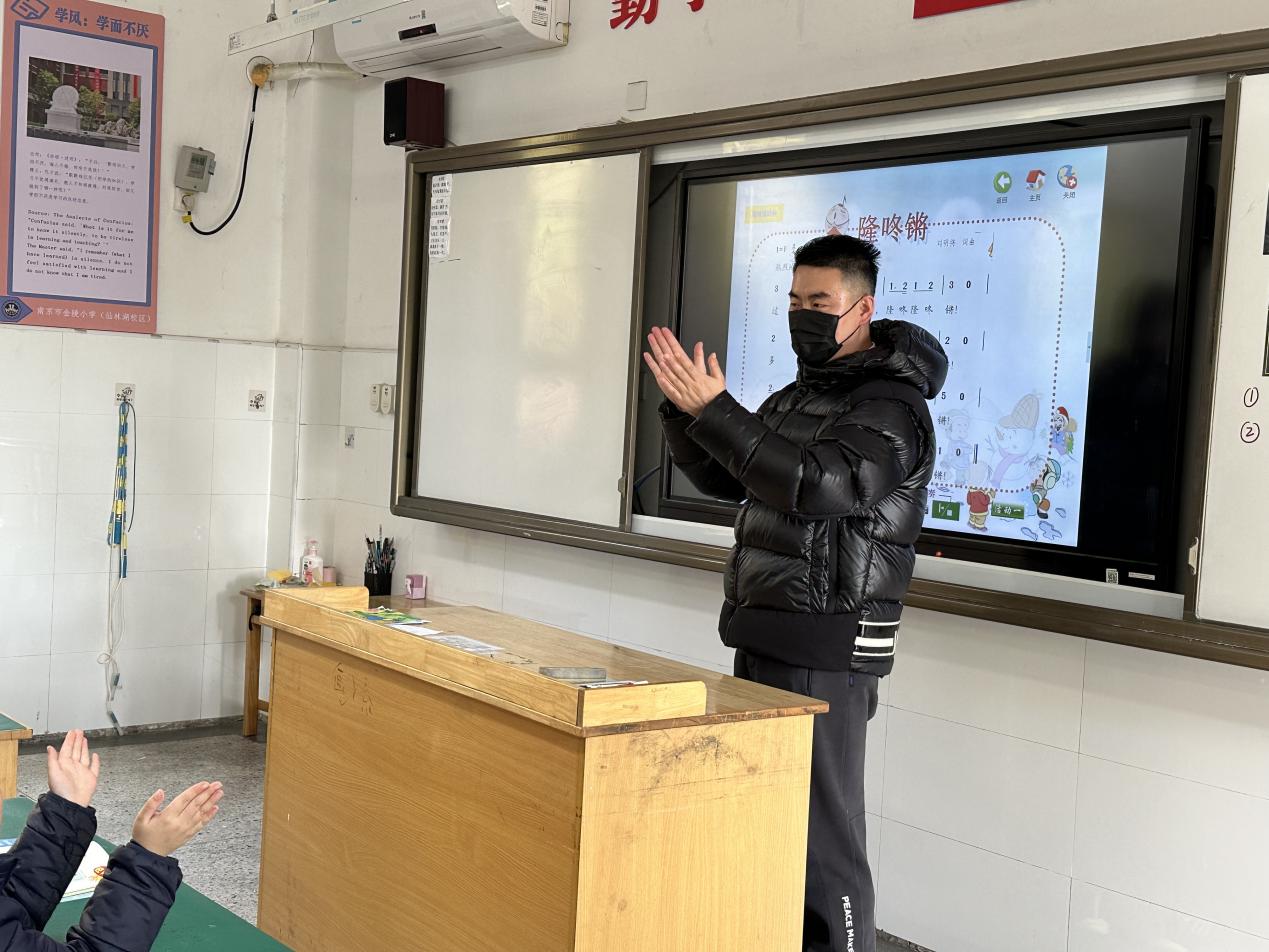 【湖畔·童化课堂】“音”教而研 探“乐”前行——音乐校本研修之课例研讨_html_m1a8a0ebd.jpg